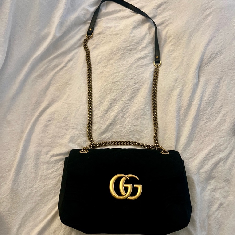 👑✅PRICE FIRM✅ Beautiful Black and Gold Fashion Velour Shoulder Bag - Picture 14 of 17